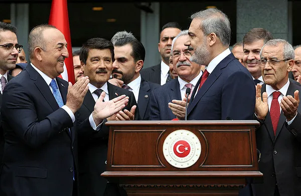 disisleri-bakani-hakan-fidan-ile-yunan-mevkidasi-vassilis-kaskarelis-arasinda-onemli-gorusme-1686080117903.jpg Dışişleri Bakanı Hakan Fidan ile Yunan mevkidaşı Vassilis Kaskarelis arasında önemli görüşme - 3