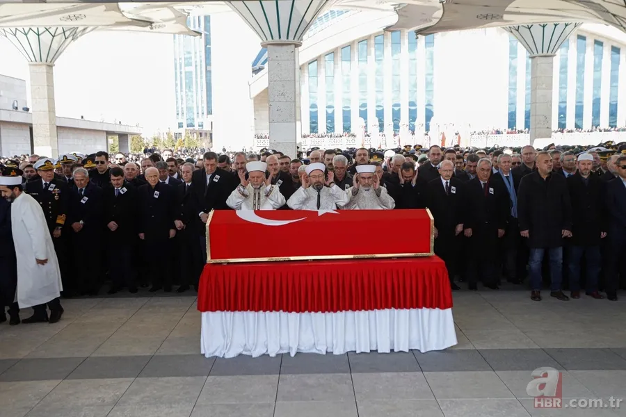 Son dakika: İdlib şehidi Uzman Onbaşı Halil Çankaya Ankara'da son yolculuğuna uğurlandı 15