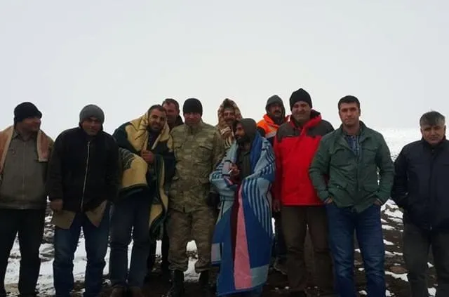 Ardahan’da kar esareti! 30 kişi mahsur kaldı