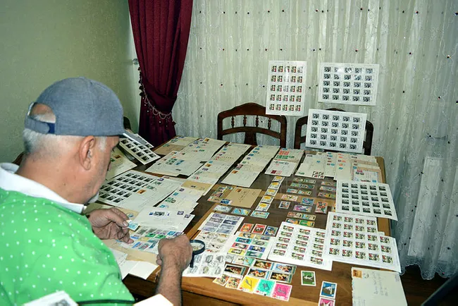 Van’da oto tamir ustası yarım asırdır pul biriktiriyor - 3