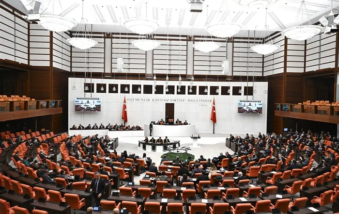 1713686567191.jpg TBMM'de gündem fahiş fiyatlar! Ticaret Kanunu'nda düzenleme yolda! Para cezaları artıyor... - 1