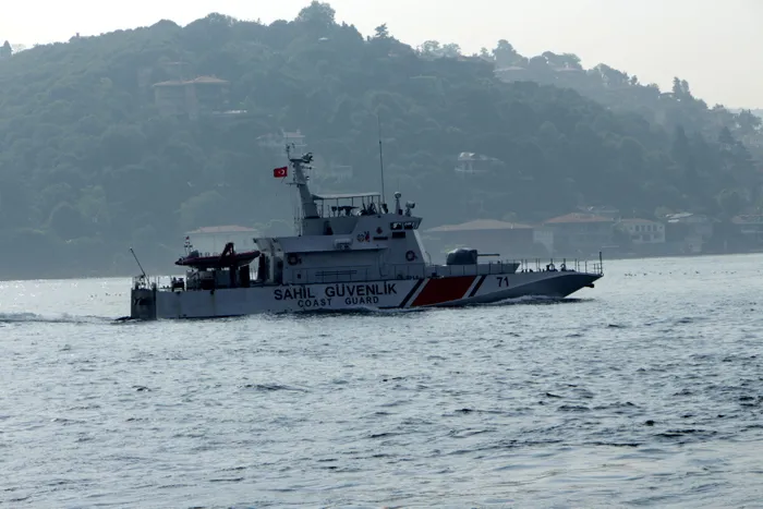 Son dakika: ABD savaş gemisi İstanbul Boğazı'ndan geçti! Ağır silahlarla nöbet tutan askerler dikkat çekti. - 3