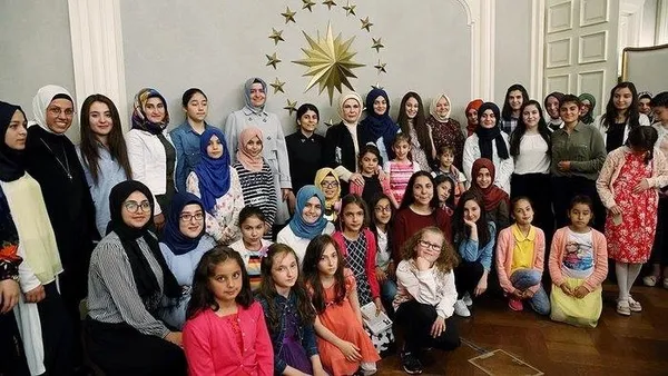 1686550162734.jpeg Emine Erdoğan çağrı yaptı 21 bini aşkın çocuk işçinin hayatı kurtuldu - 1