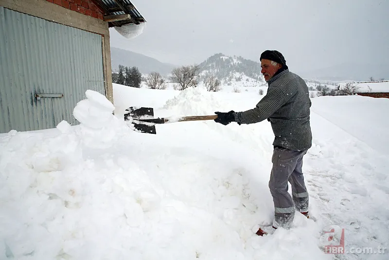 İstanbul'a Balkanlardan erken kar sürprizi! Sel ve dondurucu soğuklar geliyor: 22 ilde sarı kodlu uyarı 21