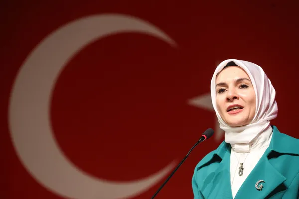 Yeni evleneceklere 150 bin TL faizsiz kredi! Faizsiz evlilik kredisi başvuruları ne zaman? Bakan Göktaş’tan açıklama geldi