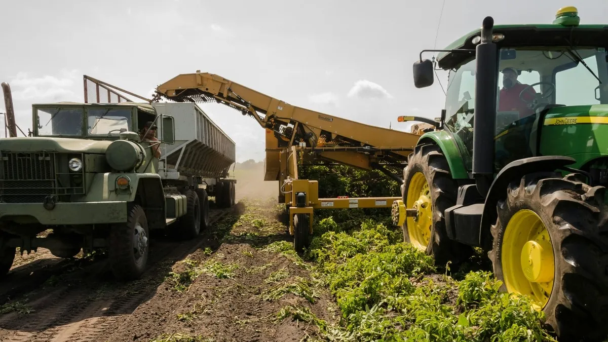 Tarım garaj ve traktör ekipmanları: Modern çiftçiliğin vazgeçilmezleri