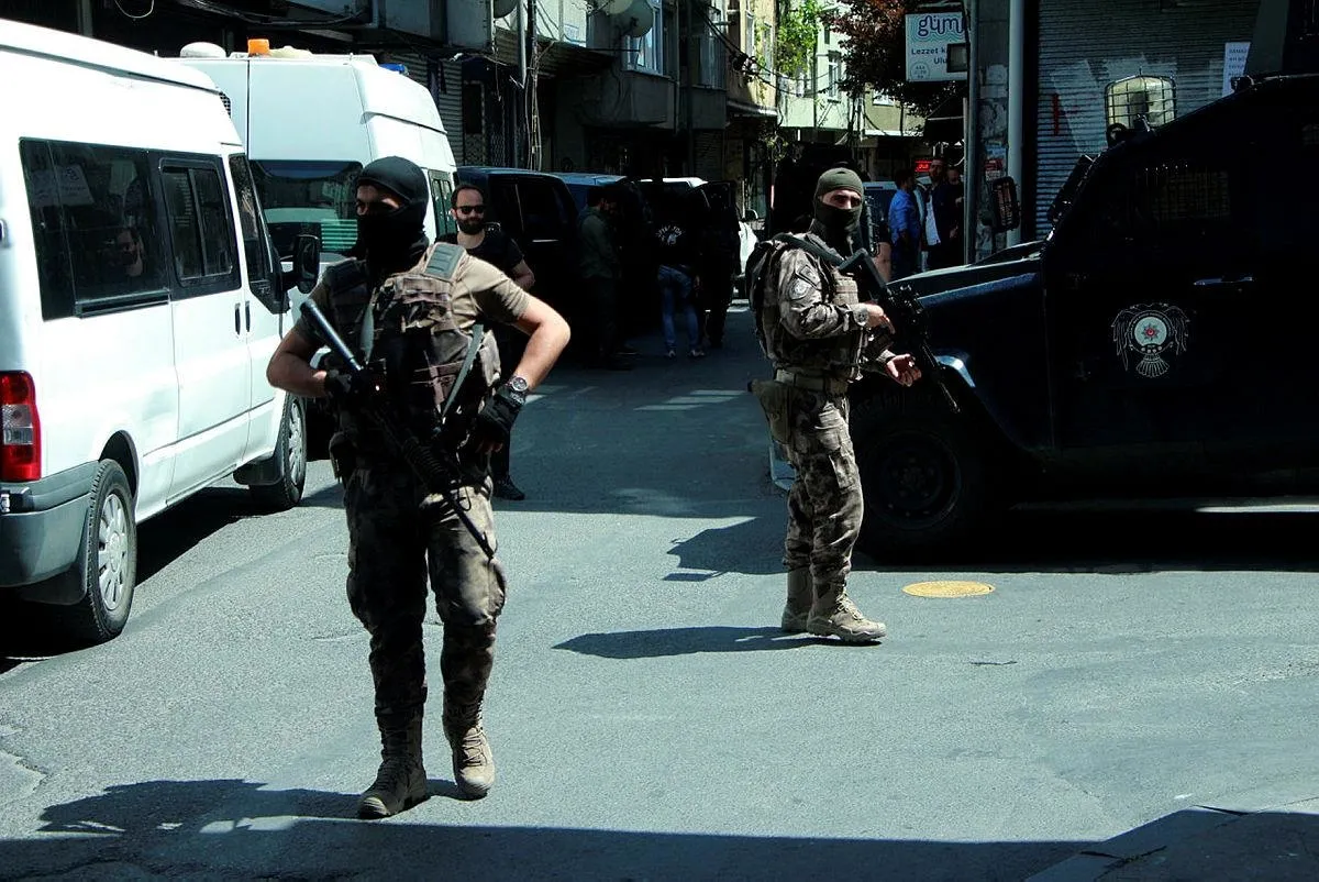İstanbul'da terör örgütü DHKP/C'ye operasyon