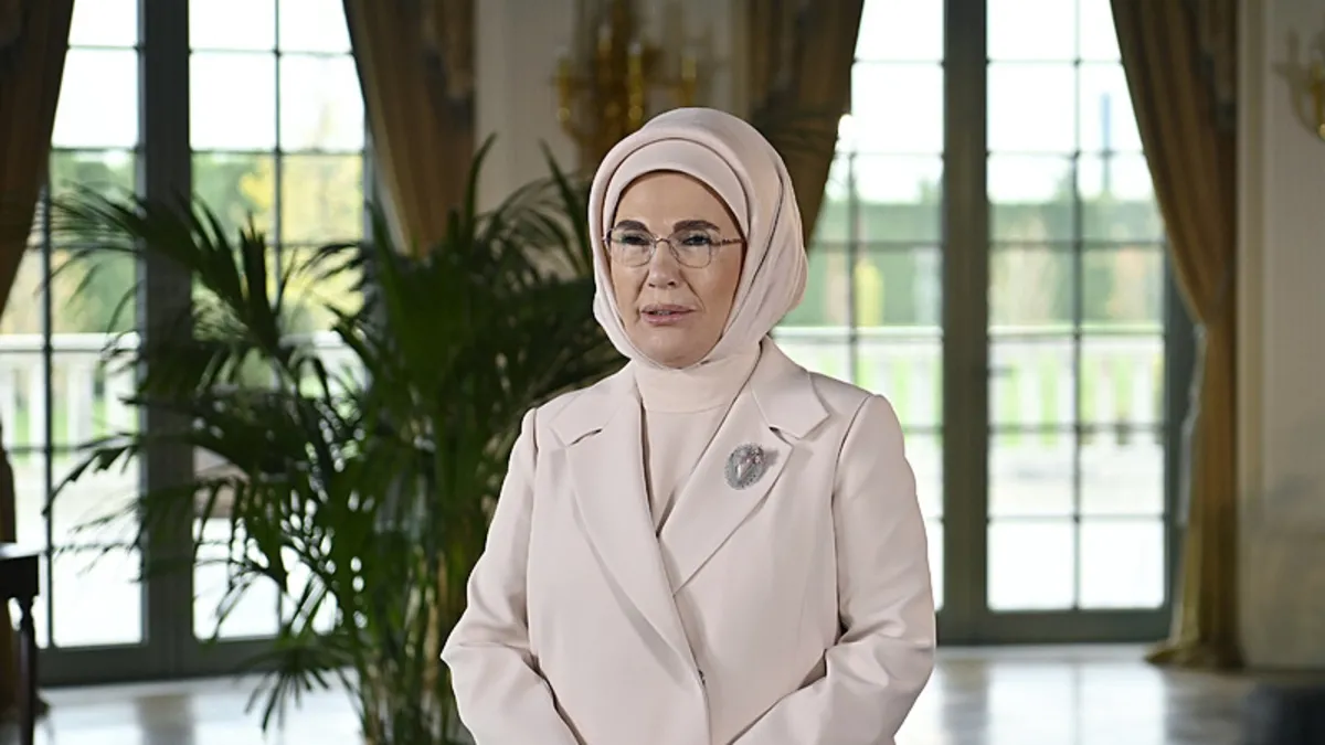 Emine Erdoğan: Birçok hizmetle gençleri ve aileleri destekliyoruz