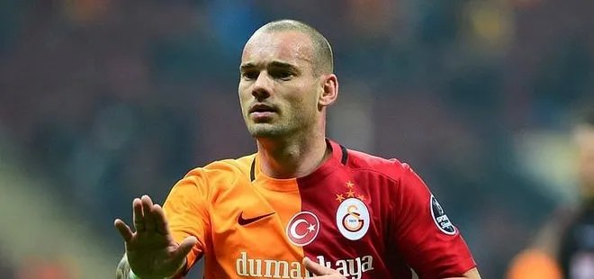 Galatasaray’ın eski başkanı: Sneijder göbek yapmış!