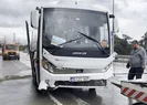Eyüpsultanda personel servisi bariyerlere çarptı