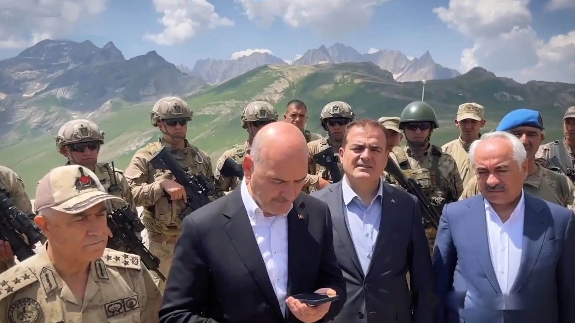 Başkan Erdoğan Mehmetçik ile bayramlaştı