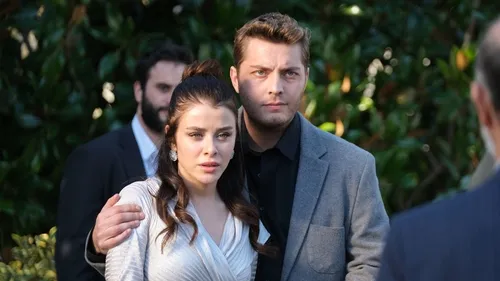 Ateş Kuşları 37. bölüm 2. fragmanı | “Eyüboğlu Porselen’in kasasında bir kuruş kalmamış!”