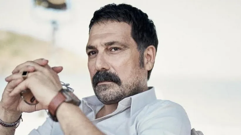 Can Borcu'nun Mehmet'i Bülent İnal'ın 14 yıllık eşi güzelliğiyle mest etti