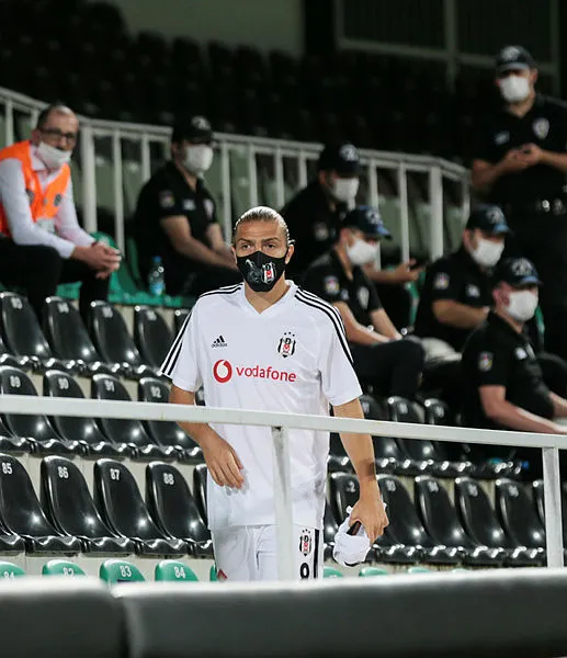 Sergen Yalçın istedi yönetim harekete geçti! Caner Erkin ile yollar ayrılıyor