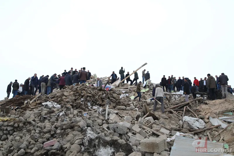Van'daki göçük altından 3 çocuk cesedi çıkartan itfaiyeci konuştu 7