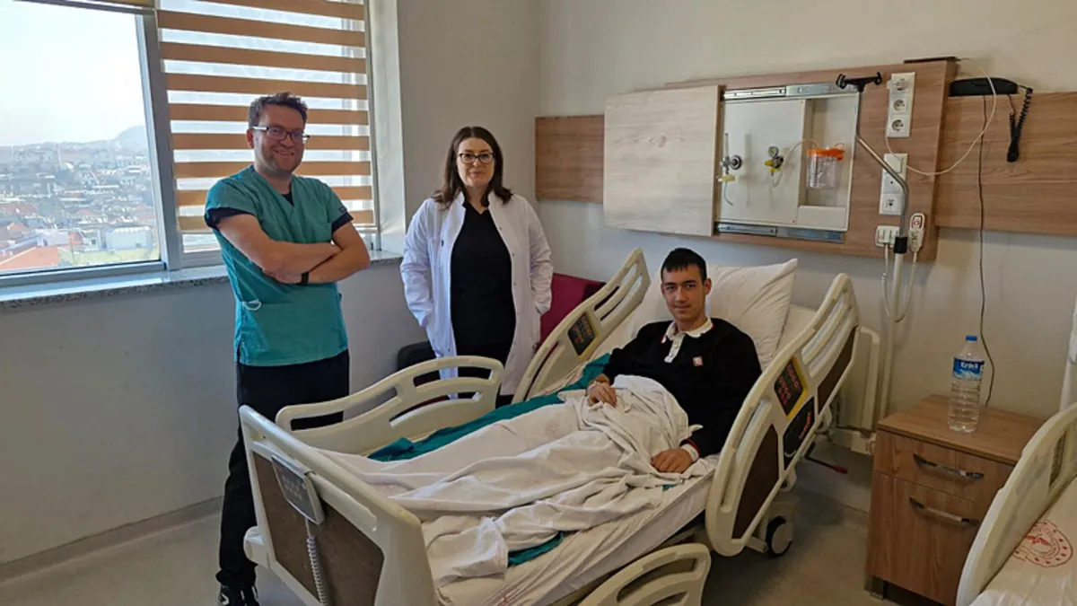 Manisa'da ilk defa çocuk hastaya deri nakli yapıldı