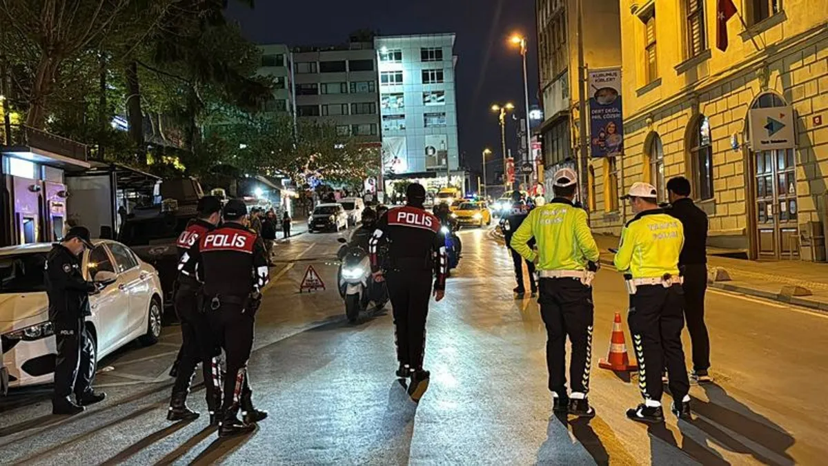 İstanbul'da 'Huzur İstanbul' denetimi! Araçlar didik didik arandı