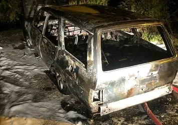 Zonguldak'ta park halindeki otomobil yandı