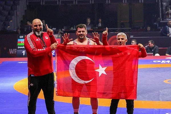 milli-guresci-riza-kayaalp-12nci-kez-avrupa-sampiyonu-1682195451395.jpg Milli güreşçi Rıza Kayaalp 12'nci kez Avrupa şampiyonu - 4