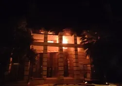 Kuşadası’nda metruk binada korkutan yangın