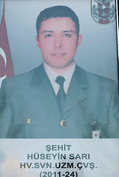 Son dakika: Gara kahramanlarına veda! Şehit annesinin sözleri yürek dağladı: Sen kalk da ben yatayım - 13