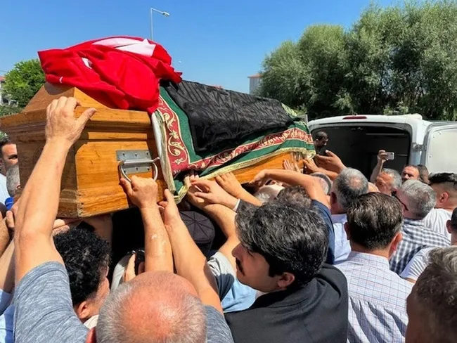 ak-parti-bartin-il-baskani-yasar-arslanin-oglu-motosiklet-kazasinda-can-verdi-son-paylasimi-yurek-yakti-1692646523816.jpg AK Parti Bartın İl Başkanı Yaşar Arslan'ın oğlu motosiklet kazasında can verdi! Son paylaşımı yürek yaktı - 4