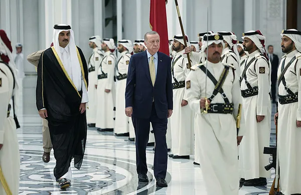 Başkan Recep Tayyip Erdoğan’dan Katar’da diplomasi zirvesi! 12 kritik anlaşma imzalandı