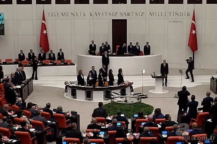 HDP ve CHP'lilerden büyük saygısızlık! Başkan Erdoğan TBMM Genel Kurulu'na giriş yaparken ayağa kalkmadılar 8