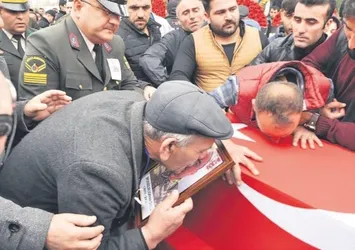 On binlerden Şehitlere veda