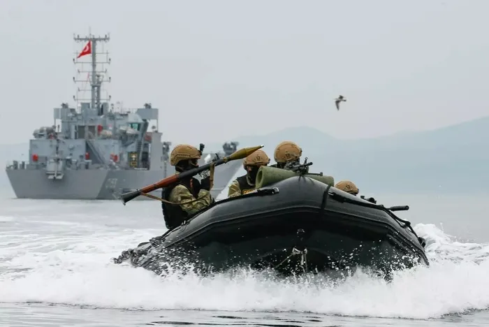 Türkiye’den Atina’ya çifte mesaj: Yunanistan rüyalardan uyanmayı bir türlü beceremiyor