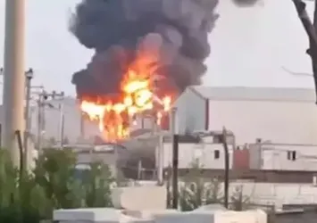 Kocaeli'de boya imalathanesinde yangın
