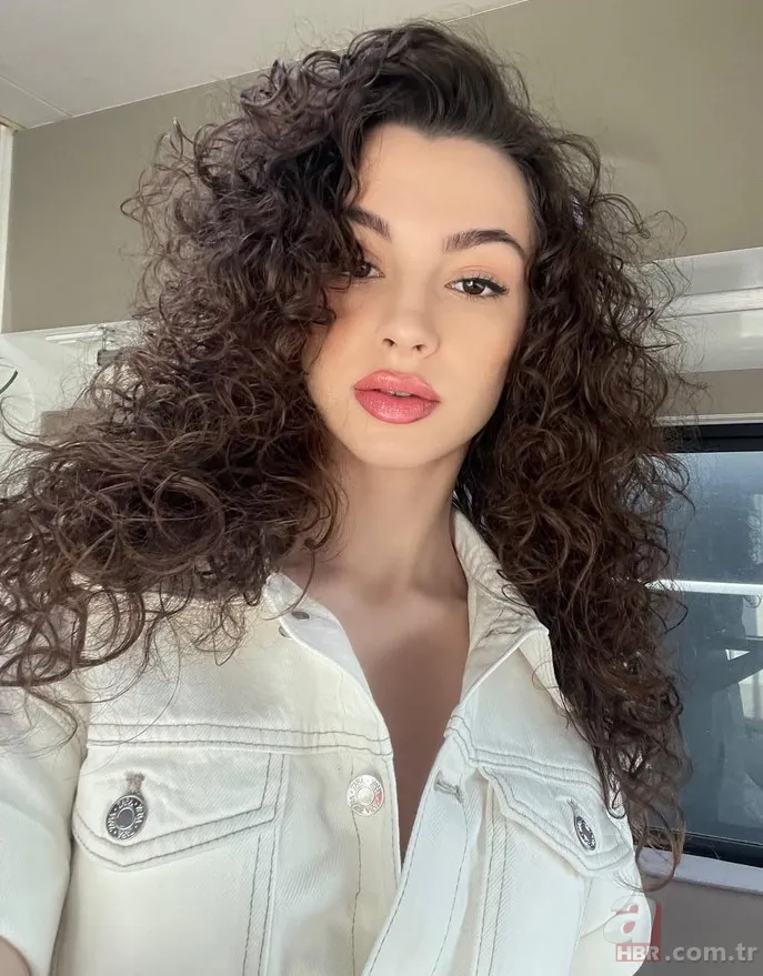 Burak Deniz'in partneri Su Burcu Yazgı Coşkun bakın aslen nereliymiş! 8