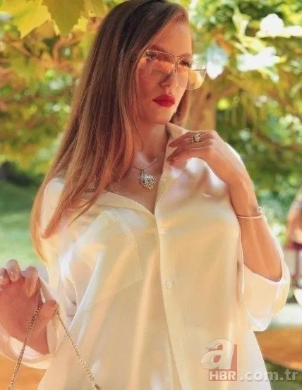 Serenay Sarıkaya'dan milyonluk anlaşma! İki filmden servet kazanacak 9