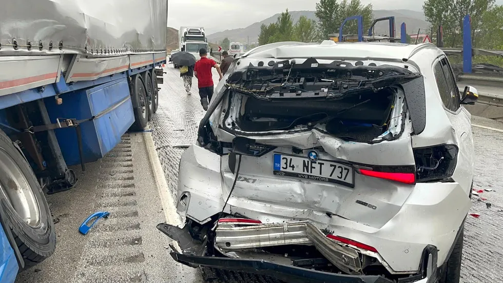 Kastamonu'da sağanak faciaya yol açtı: 3 zincirleme kazada 1 ölü, 12 yaralı - 4