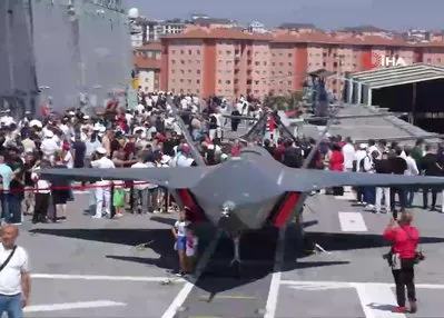 TCG Anadolu TEKNOFEST’in ilgi odağı oldu