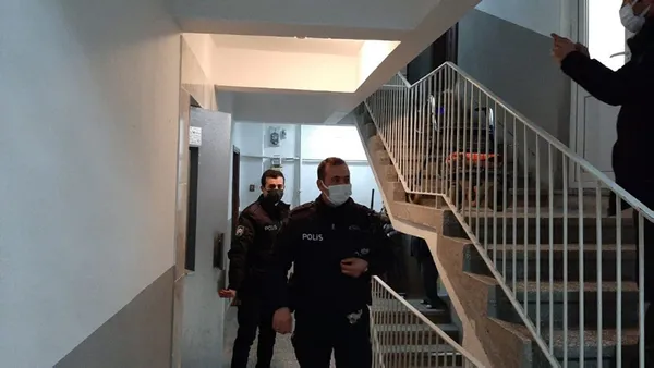 85-yasindaki-kadini-sirtinda-tasimisti-o-polis-memuruna-basari-belgesi-1608727726050.jpg 85 yaşındaki kadını sırtında taşımıştı! O polis memuruna 'Başarı Belgesi' - 3