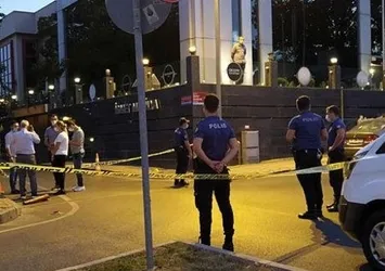 İstanbul Beşiktaş'ta değnekçiler çatıştı!