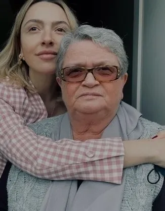 Ünlü şarkıcı Hadise’ye bir şok daha! Anne ve babası 24 yıl sonra ikinci kez boşandı