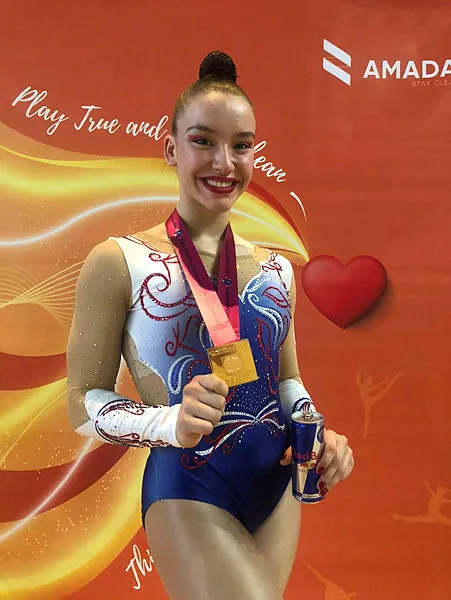 Son dakika: Milli sporcu Ayşe Begüm Onbaşı’ya Ankara’da coşkulu karşılama