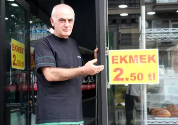 Sivas'ta fırıncıdan örnek davranış! Enflasyonla mücadele için ekmeğin fiyatını düşürdü