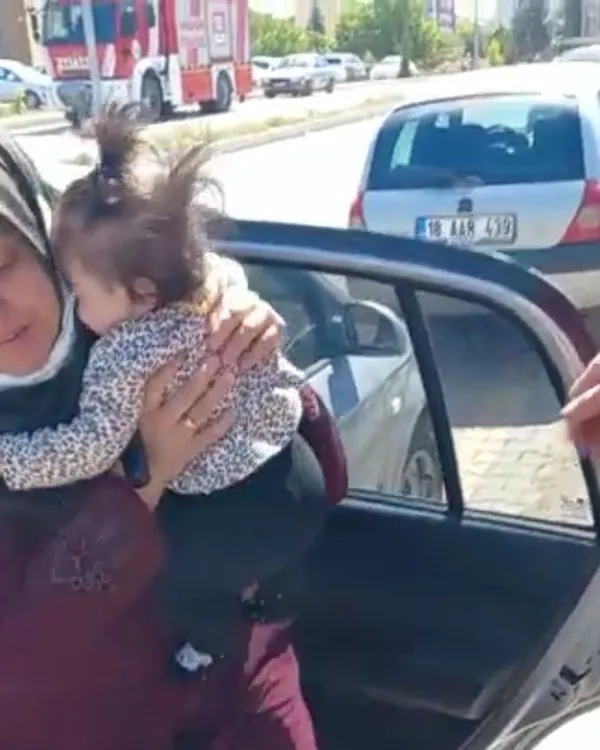 kirikkalede-bebek-otomobilde-mahsur-kaldi-minigin-imdadina-itfaiye-yetisti-1652175545703.jpg Kırıkkale’de bebek otomobilde mahsur kaldı! Miniğin imdadına itfaiye yetişti - 1