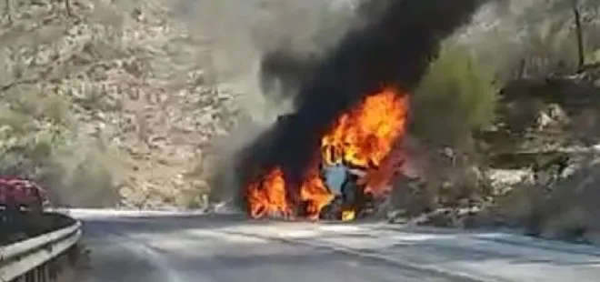 Muğla’da şarampole devrilen kamyon yandı, şoför yanarak can verdi