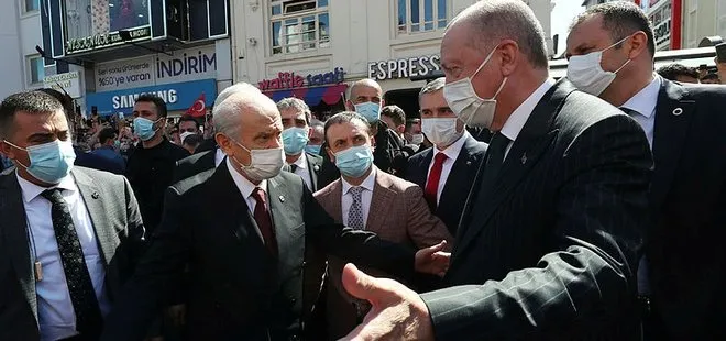 Başkan Erdoğan ile Devlet Bahçeli Fatih’te kafede çay içti