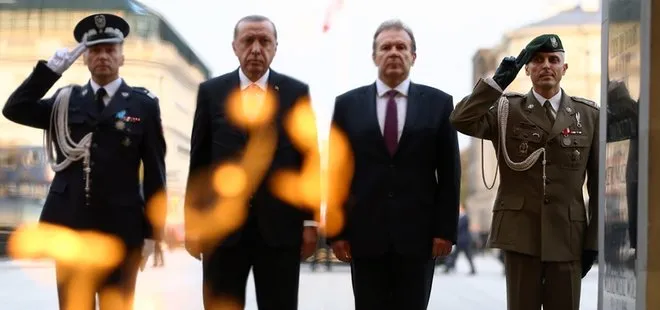 Cumhurbaşkanı Erdoğan Meçhul Asker Anıtı’na çelenk bıraktı