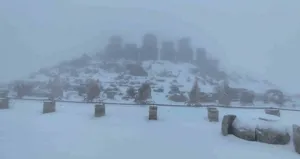 Nemrut Dağı’na mevsimin ilk karı yağdı