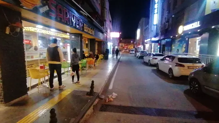 antalyada-motosiklet-faciasi-kamerada-vatandasi-metrelerce-surukledi-1645445556627.jpg Antalya’da motosiklet faciası kamerada! Vatandaşı metrelerce sürükledi - 2