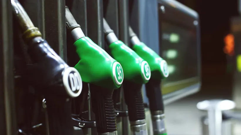 Pompa fiyatları değişti, akaryakıta indirim geldi! Benzin ve motorin litre fiyatı ne kadar oldu?