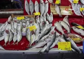 Uşak'ta balık tezgahları doldu taştı