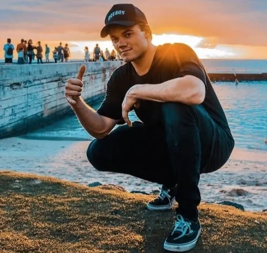 unlu-youtuber-20-senelik-davayi-aydinlatti-kayip-gencler-bulundu-1639294938874.jpg Ünlü YouTuber, 20 senelik davayı aydınlattı! Kayıp gençler bulundu - 1