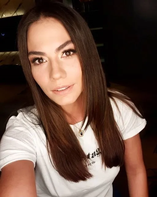 Hercai Nin Reyyan I Ebru Sahin In Makyajsiz Haline Begeni Yagdi